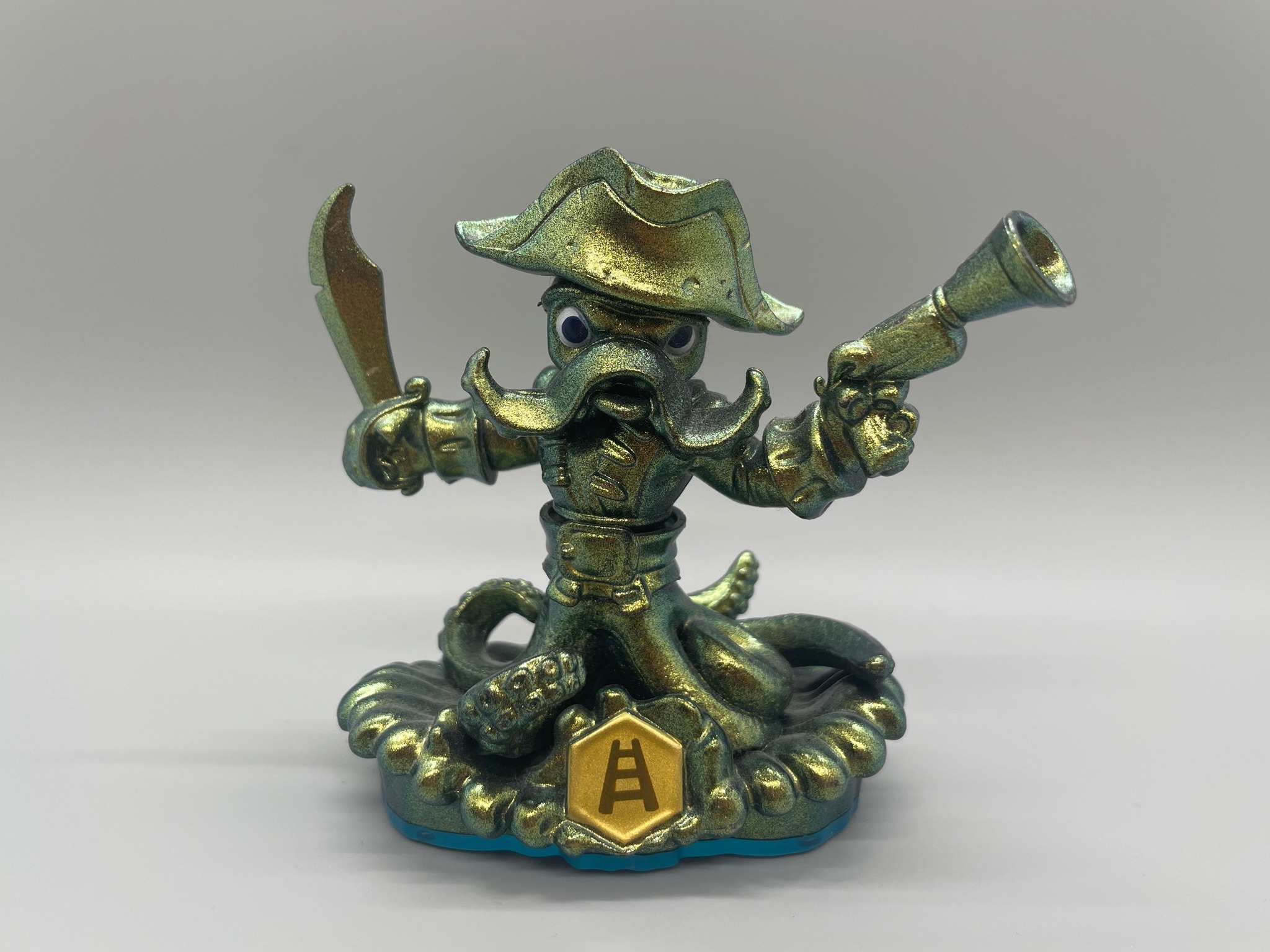 Color Shift Wash Buckler's toy form