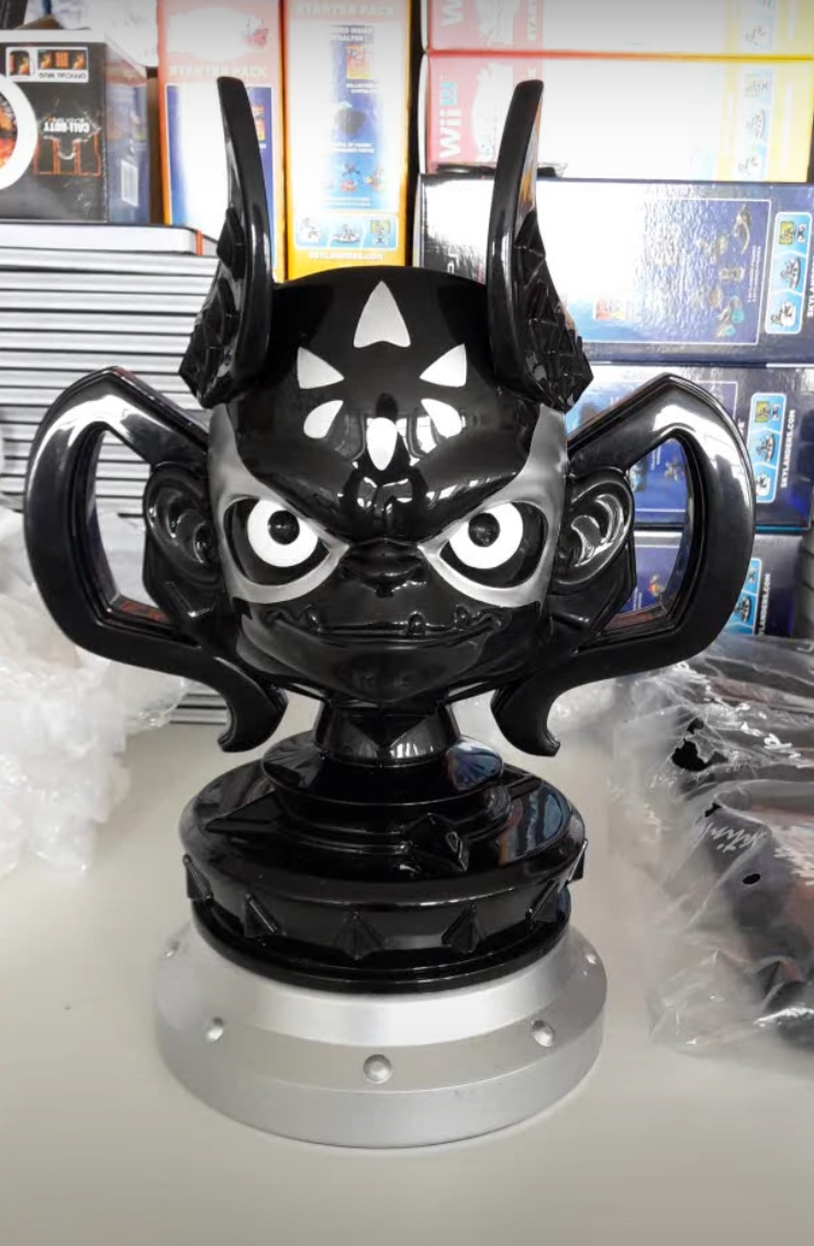 Large Kaos Trophy in the Gamescom 2015 in Köln